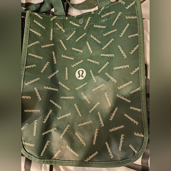 lululemon athletica Black and Green Tote‎ Bag / Lunch Bag Set - Picture 2 of 10